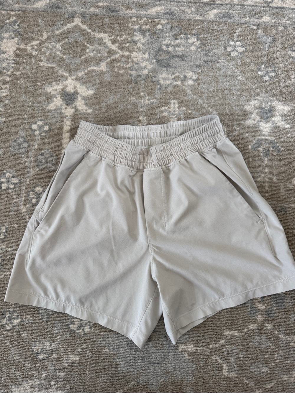 Lululemon Men’s Elastic Waist Light Gray Everyday Shorts